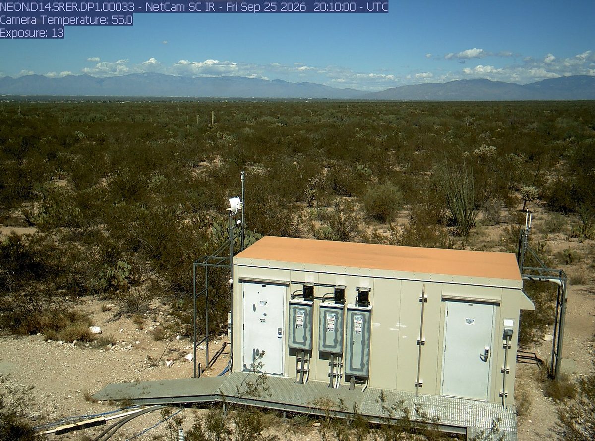Today from the NEON.D14.SRER.DP1.00033 camera, 34 km from Saguaro National Park