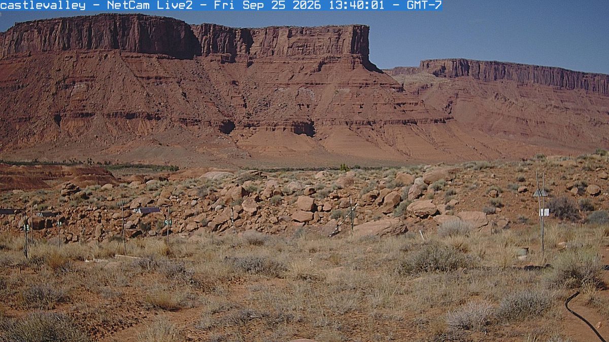 Today from the castlevalley camera, 15 km from Arches National Park
